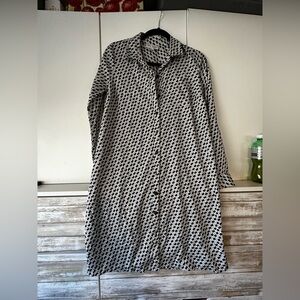 Motherhood maternity black-and-white shirt, dress size small. Great condition.